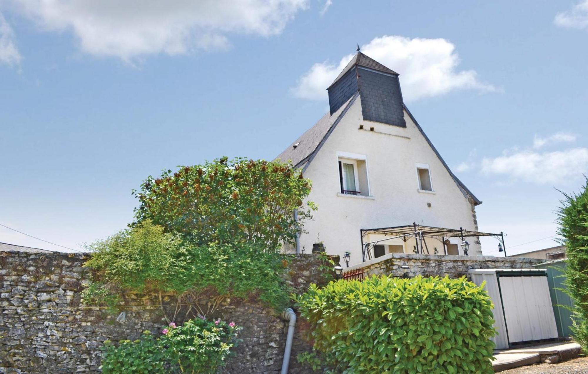 Amazing Home In Ladornac With Kitchen La Dornac Exteriér fotografie